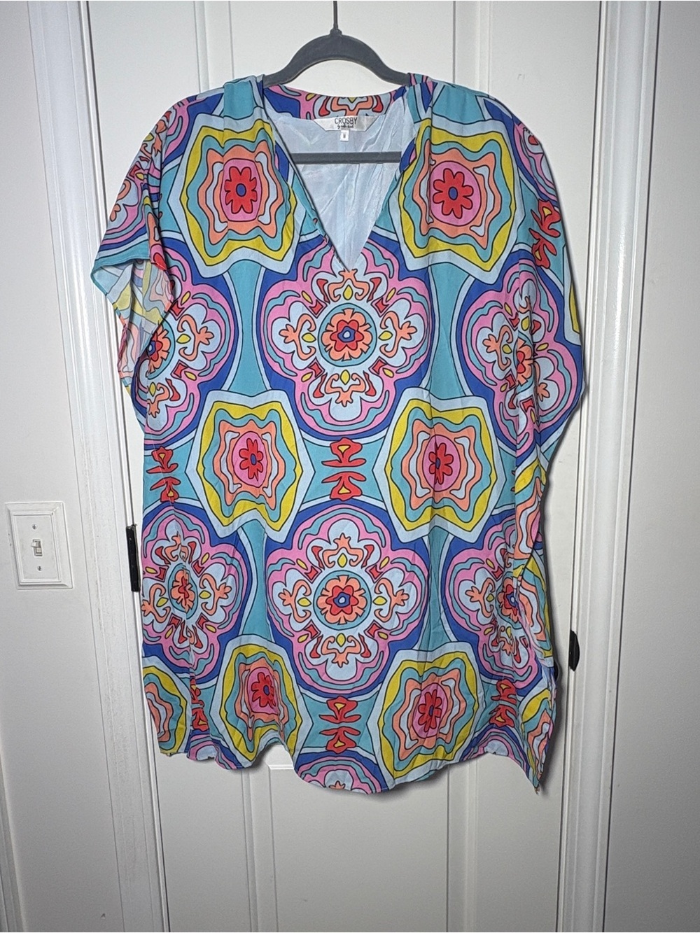 CROSBY by Mollie Burch Multicolor Geometric V-Neck Tunic